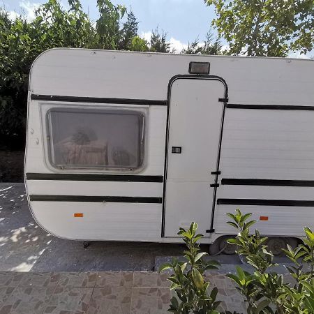 Отель Green Garden Caravan Agrilia Экстерьер фото