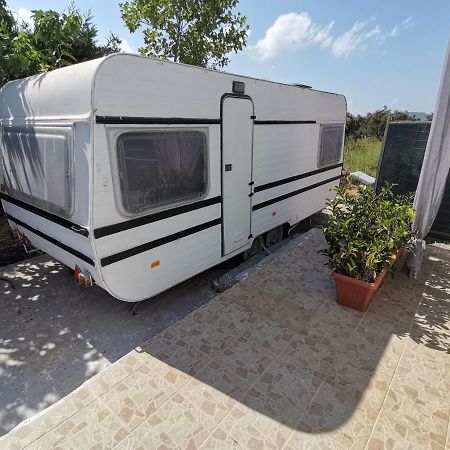 Отель Green Garden Caravan Agrilia Экстерьер фото