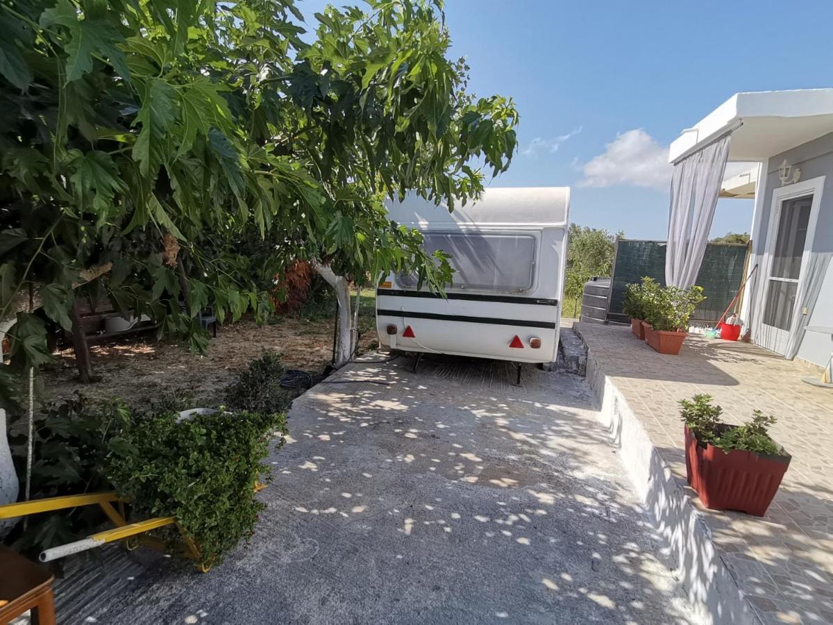 Отель Green Garden Caravan Agrilia Экстерьер фото