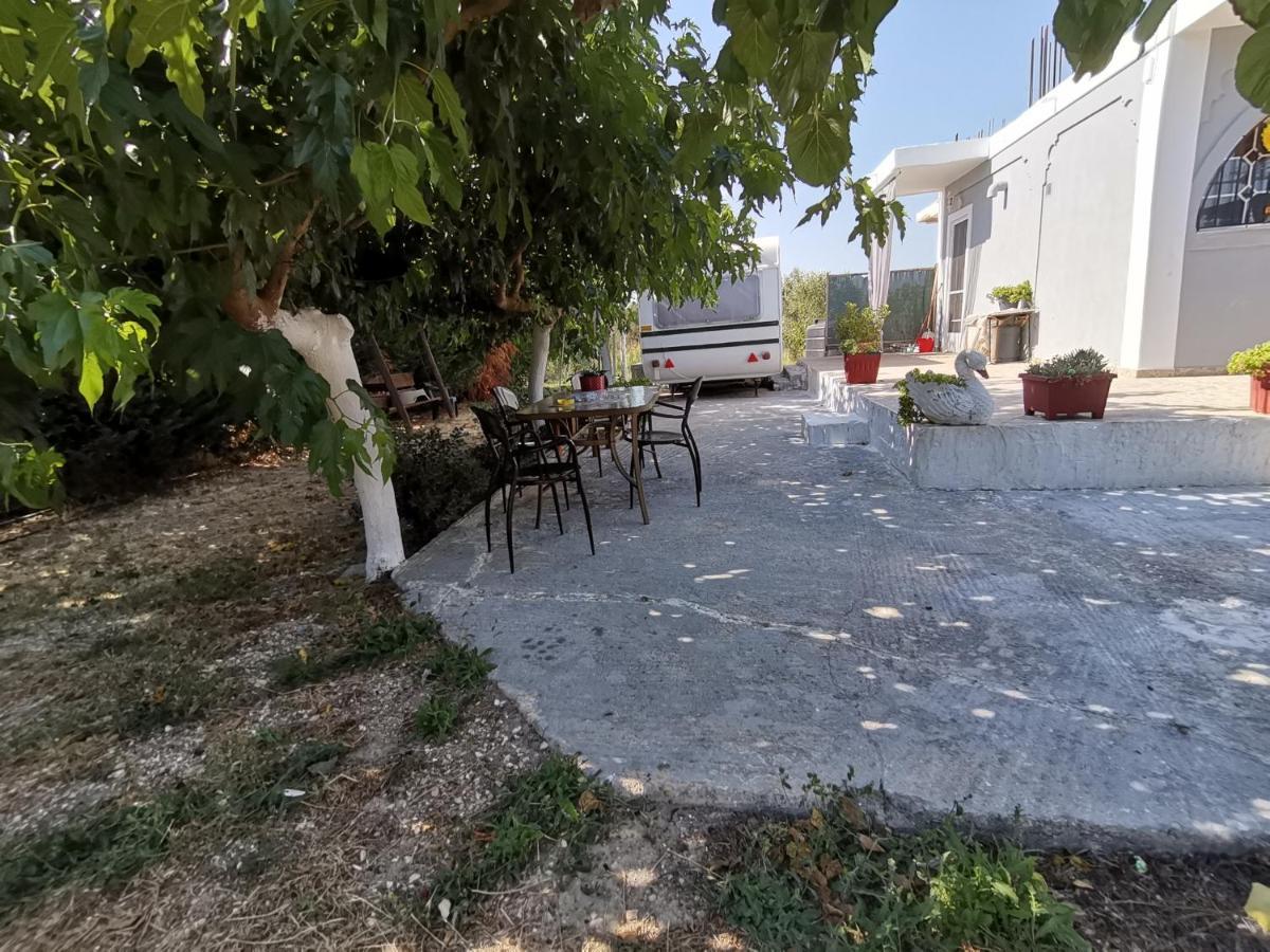 Отель Green Garden Caravan Agrilia Экстерьер фото
